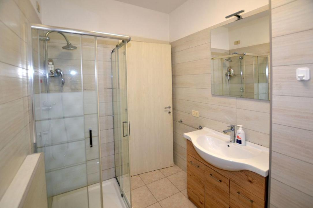 Appartamento Capolaterra Desenzano del Garda Buitenkant foto